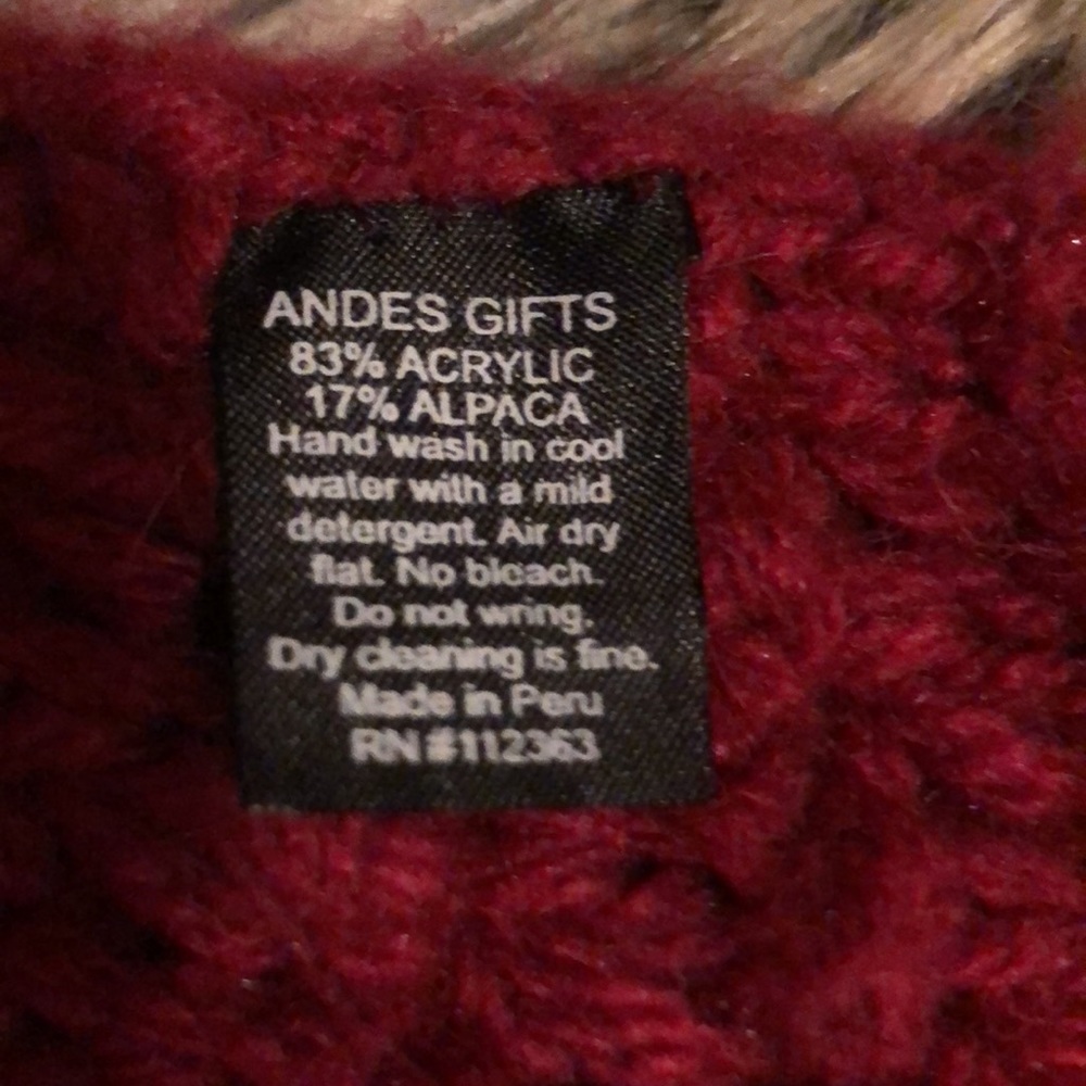 Dragon hand knit original that evidently took exceptional care/love to create. - Picture 4 of 6